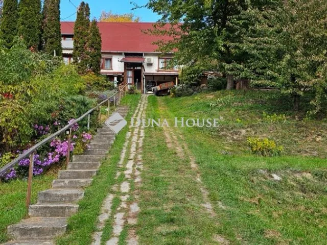 Eladó ház Miskolc, Előhegy utca 178 nm