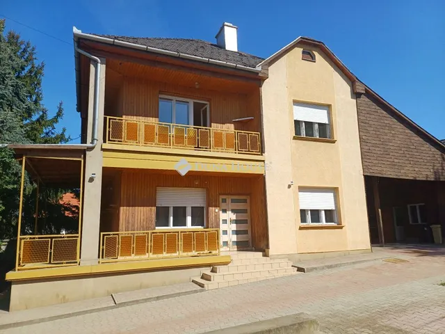 Eladó ház Tarcal 300 nm