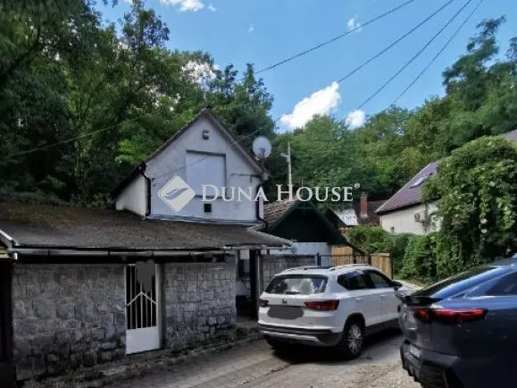 Eladó kereskedelmi és ipari ingatlan Miskolc 31 nm