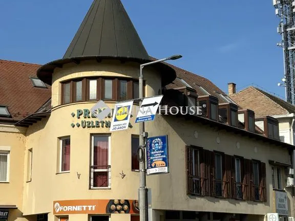 Eladó kereskedelmi és ipari ingatlan Balatonboglár 18 nm