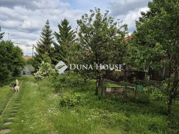 Eladó telek Budakalász 726 nm