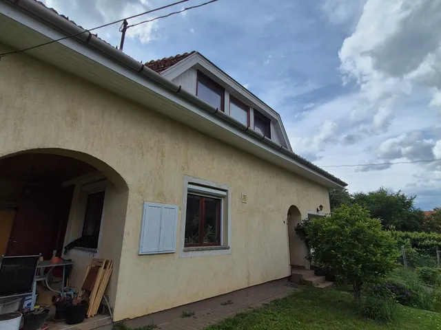 Eladó ház Budakalász 220 nm