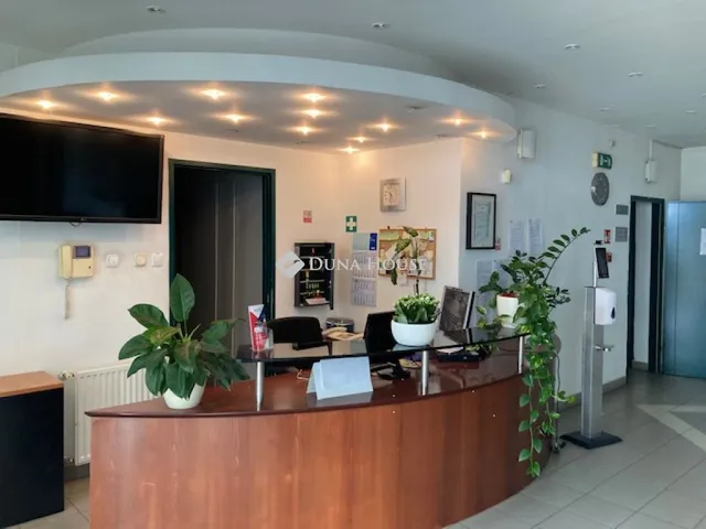 Kiadó kereskedelmi és ipari ingatlan Budapest XI. kerület 161 nm