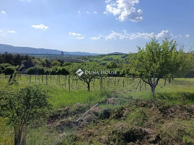 Eladó telek Vác 6150 nm