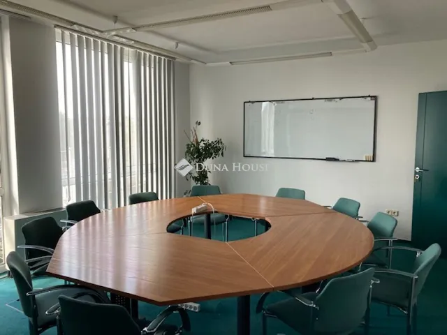 Kiadó kereskedelmi és ipari ingatlan Budapest XI. kerület, Budaörsi út 89 nm