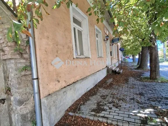 Eladó kereskedelmi és ipari ingatlan Dömös, Hősök tere 1348 nm