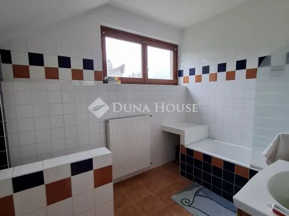 Eladó ház Budapest XI. kerület, Vadon utca 200 nm