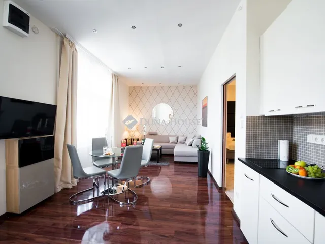 Eladó lakás Budapest V. kerület 140 nm