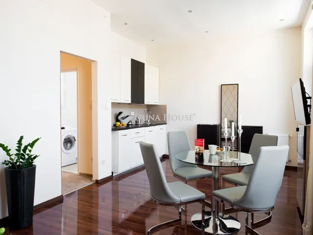 Eladó lakás Budapest V. kerület, Petőfi Sándor utca 46 nm