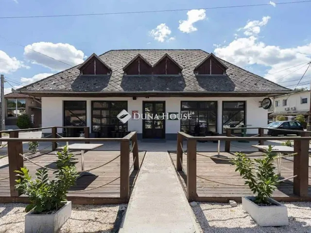 Eladó kereskedelmi és ipari ingatlan Rétság 257 nm