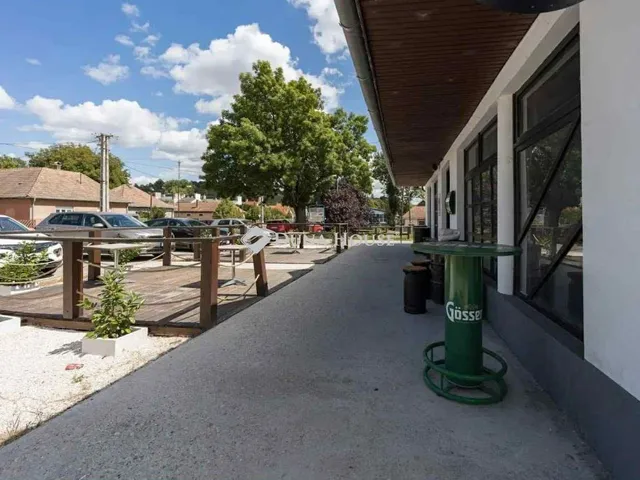 Eladó kereskedelmi és ipari ingatlan Rétság, Piac tér 257 nm