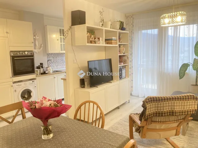 Eladó lakás Budapest III. kerület, Harang utca 73 nm