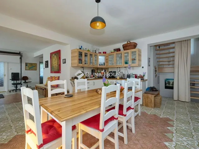 Eladó ház Velence 300 nm