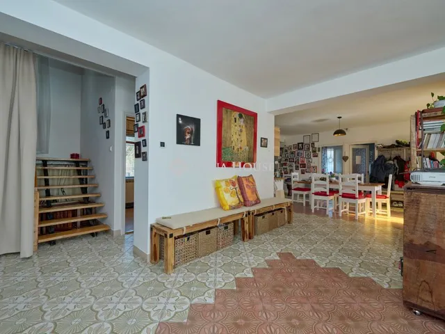 Eladó ház Velence, Csongor utca 300 nm