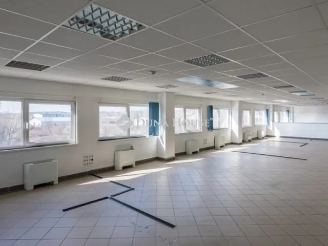 Eladó kereskedelmi és ipari ingatlan Budapest XXII. kerület 5869 nm