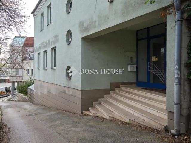 Eladó kereskedelmi és ipari ingatlan Budapest II. kerület, Felhévízi utca 808 nm