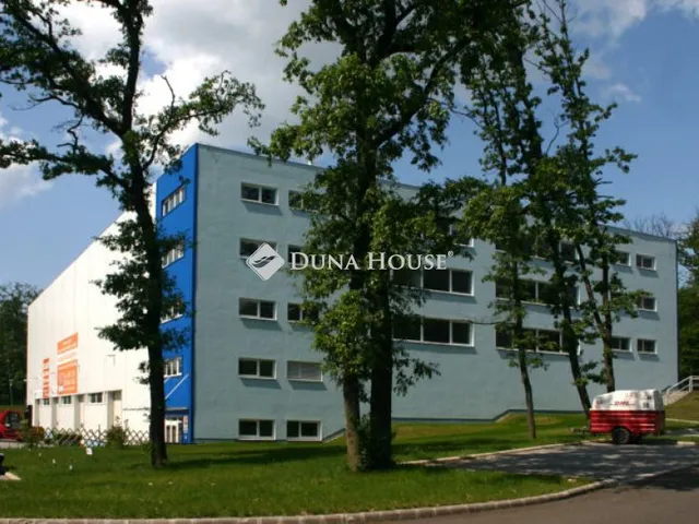 Eladó kereskedelmi és ipari ingatlan Budaörs, Gyár utca 4419 nm