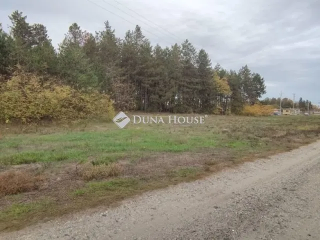Eladó telek Ágasegyháza 2455 nm