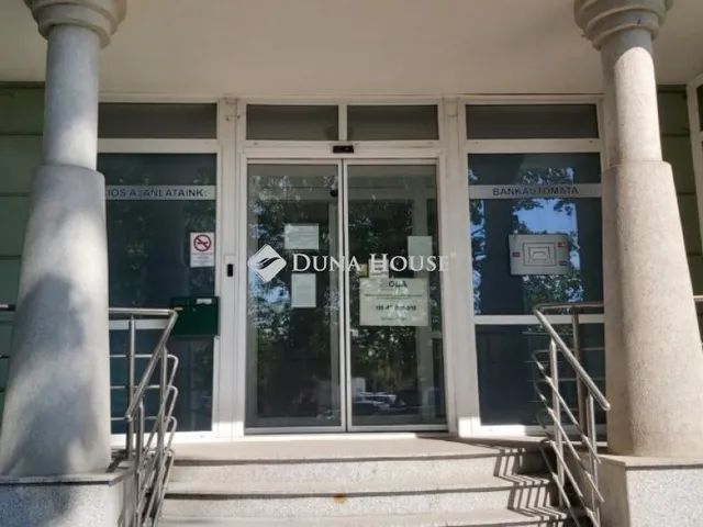 Eladó kereskedelmi és ipari ingatlan Kaposvár, Berzsenyi Dániel utca 824 nm