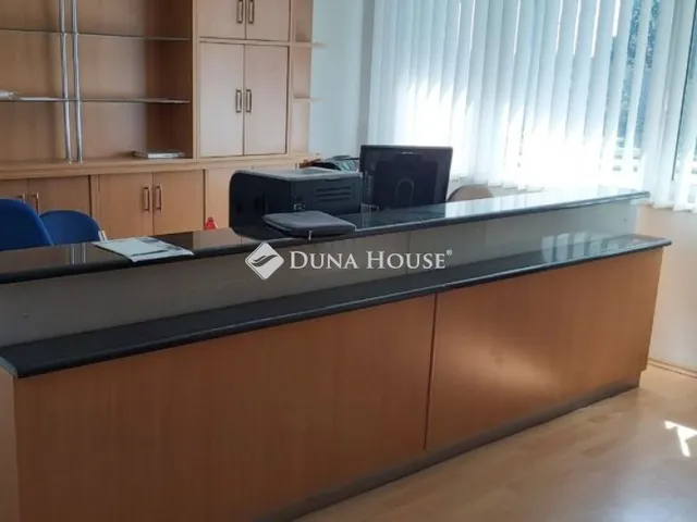 Eladó kereskedelmi és ipari ingatlan Kaposvár, Berzsenyi Dániel utca 824 nm