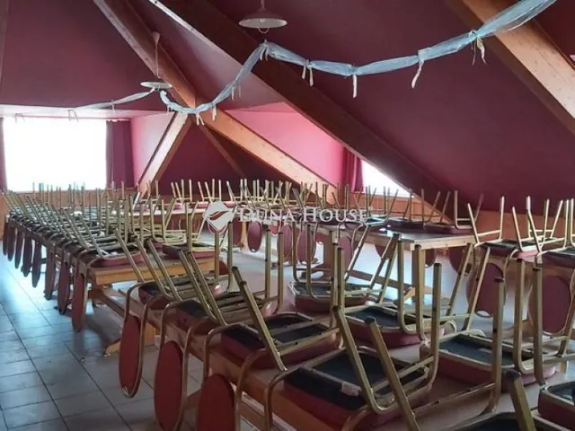 Eladó kereskedelmi és ipari ingatlan Cserkeszőlő, Beton út 824 nm