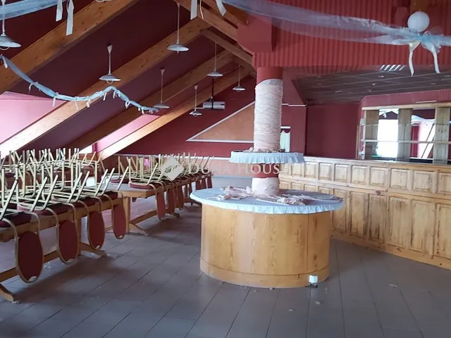 Eladó kereskedelmi és ipari ingatlan Cserkeszőlő, Beton út 824 nm