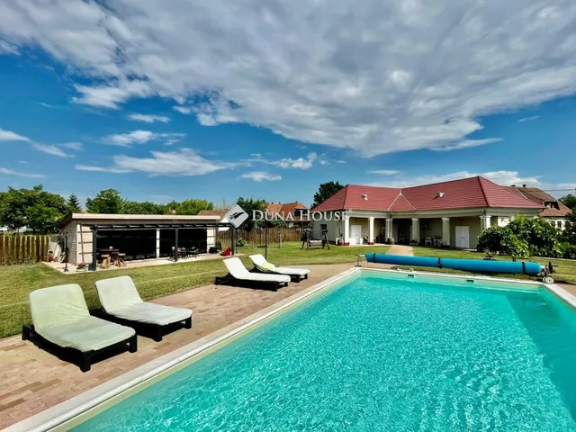 Eladó ház Poroszló 350 nm