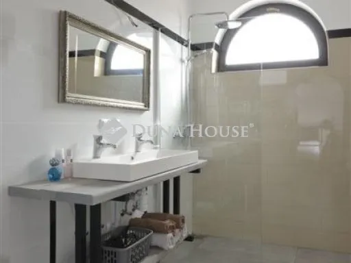 Eladó ház Poroszló 350 nm