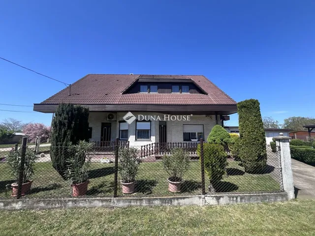 Eladó ház Ercsi 218 nm