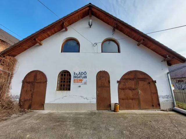 Eladó mezőgazdasági ingatlan Mecseknádasd, Virág utca 1056 nm