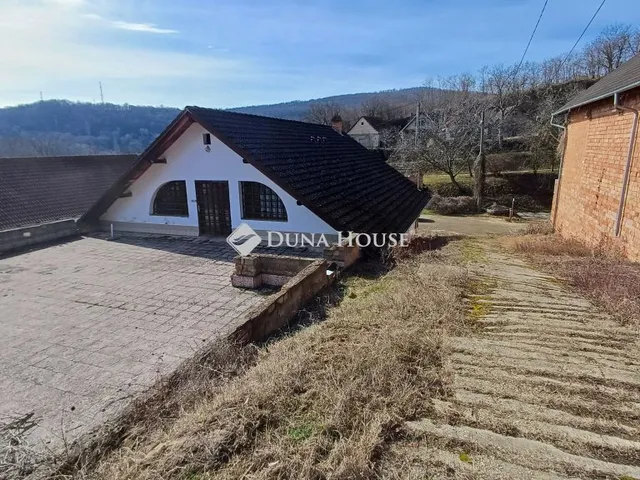 Eladó mezőgazdasági ingatlan Mecseknádasd, Virág utca 1056 nm