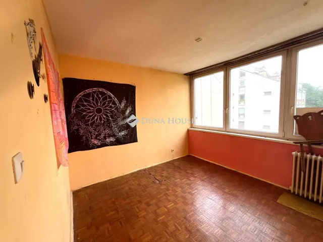 Eladó lakás Esztergom, Lőrinc utca 99 nm