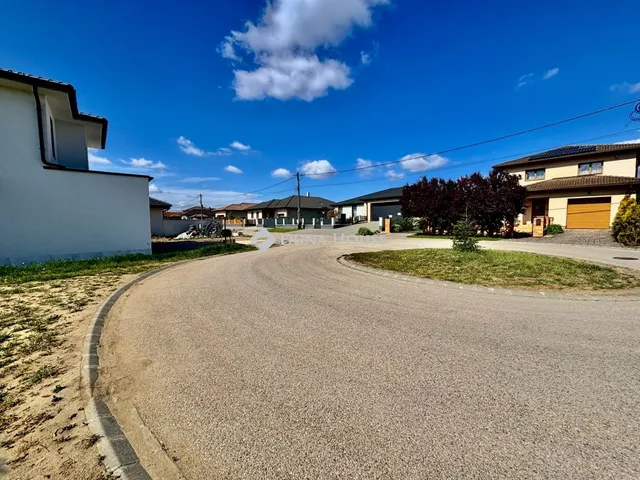 Eladó telek Kecskéd 907 nm