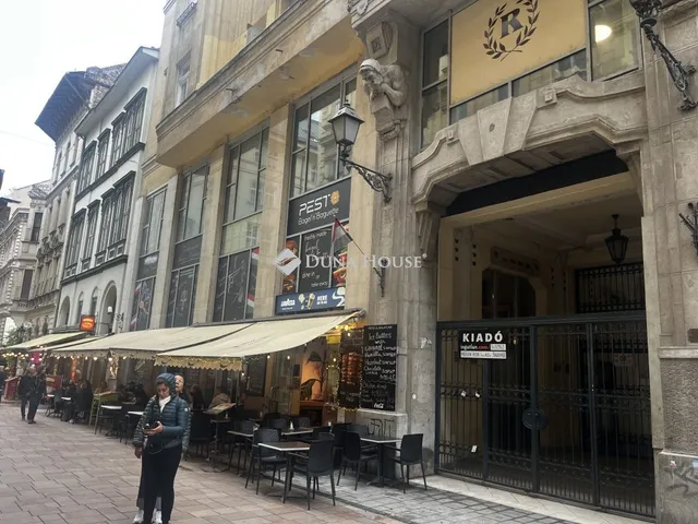 Eladó lakás Budapest V. kerület, Váci utca 120 nm