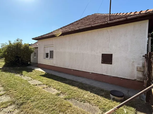 Eladó ház Gyula, Magyarváros 101 nm