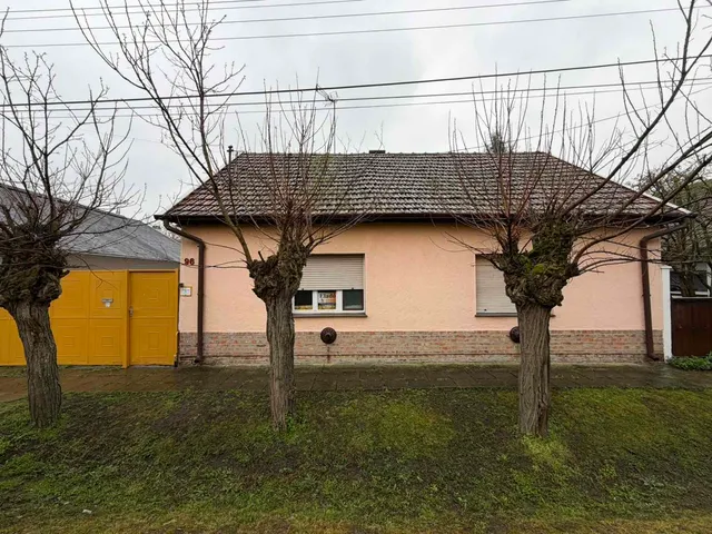 Eladó ház Gyula, Újvári 130 nm