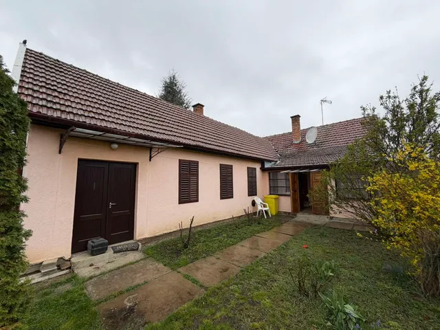 Eladó ház Gyula, Újvári, Szőlőskert u.96 130 nm