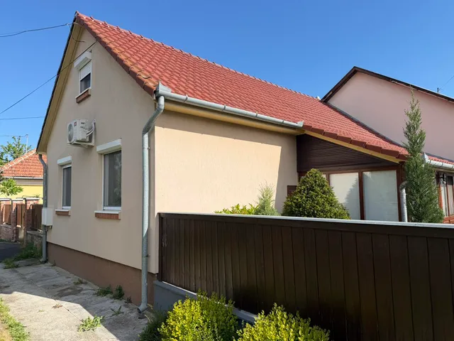 Eladó ház Gyula, Nagyrománváros 176 nm
