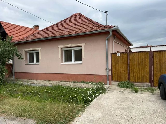 Eladó ház Gyula, Nagyrománváros 50 nm