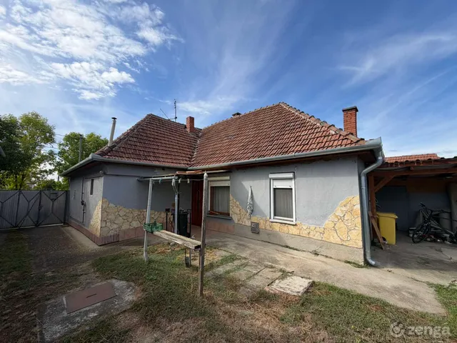 Eladó ház Gyula, Újvári 96 nm