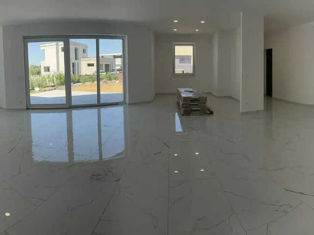 Kiadó ház Dunaharaszti 214 nm