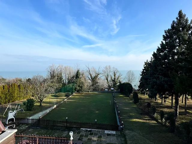 Eladó ház Balatonszepezd 409 nm