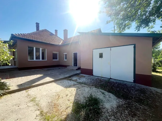 Eladó ház Dömsöd 90 nm