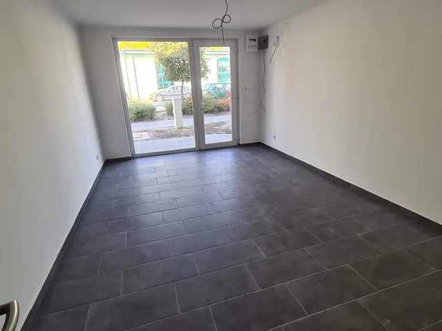 Kiadó kereskedelmi és ipari ingatlan Dunaharaszti 26 nm