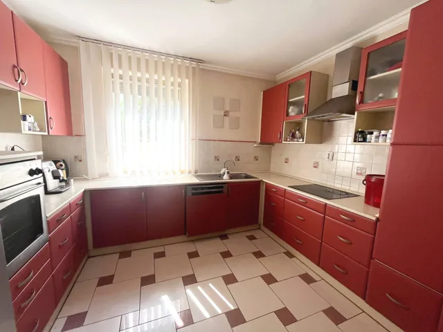 Eladó ház Szeged, Újszeged 195 nm