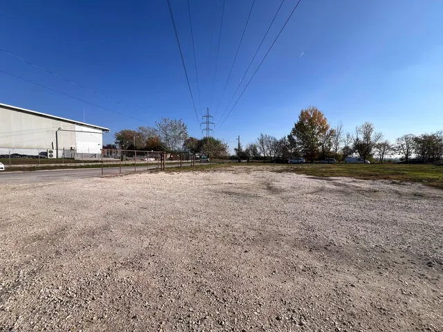 Eladó telek Taksony 12453 nm