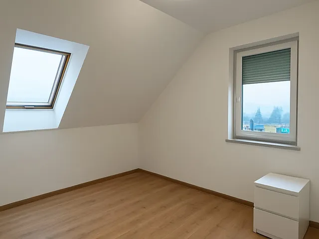 Eladó kereskedelmi és ipari ingatlan Taksony 11 nm