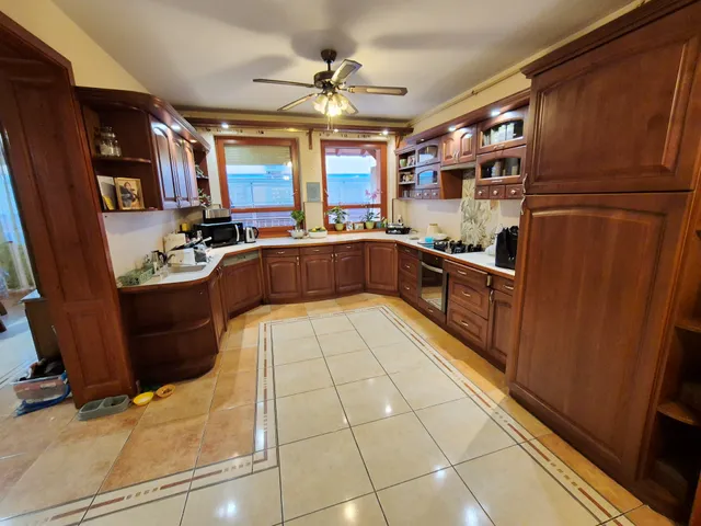 Kiadó kereskedelmi és ipari ingatlan Dunaharaszti 230 nm