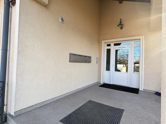 Kiadó kereskedelmi és ipari ingatlan Dunaharaszti, Óváros 61 nm