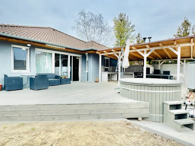 Eladó ház Taksony 140 nm